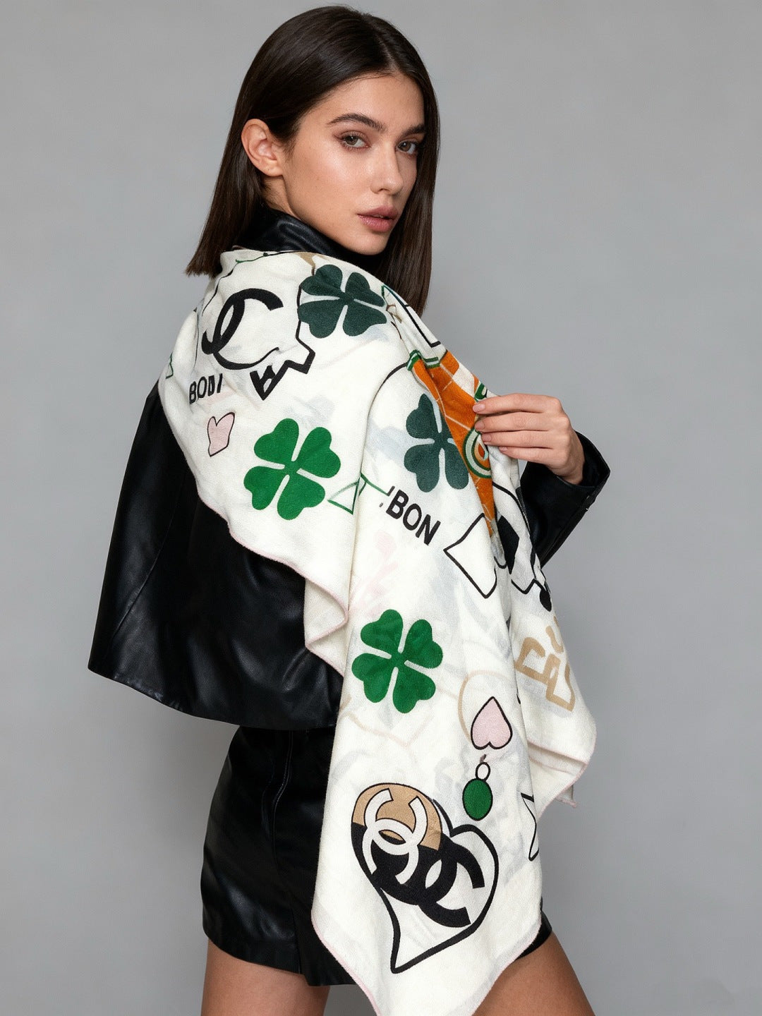 CHANEL 25S SCARF 135 CM IN CASHMERE SILK 943655