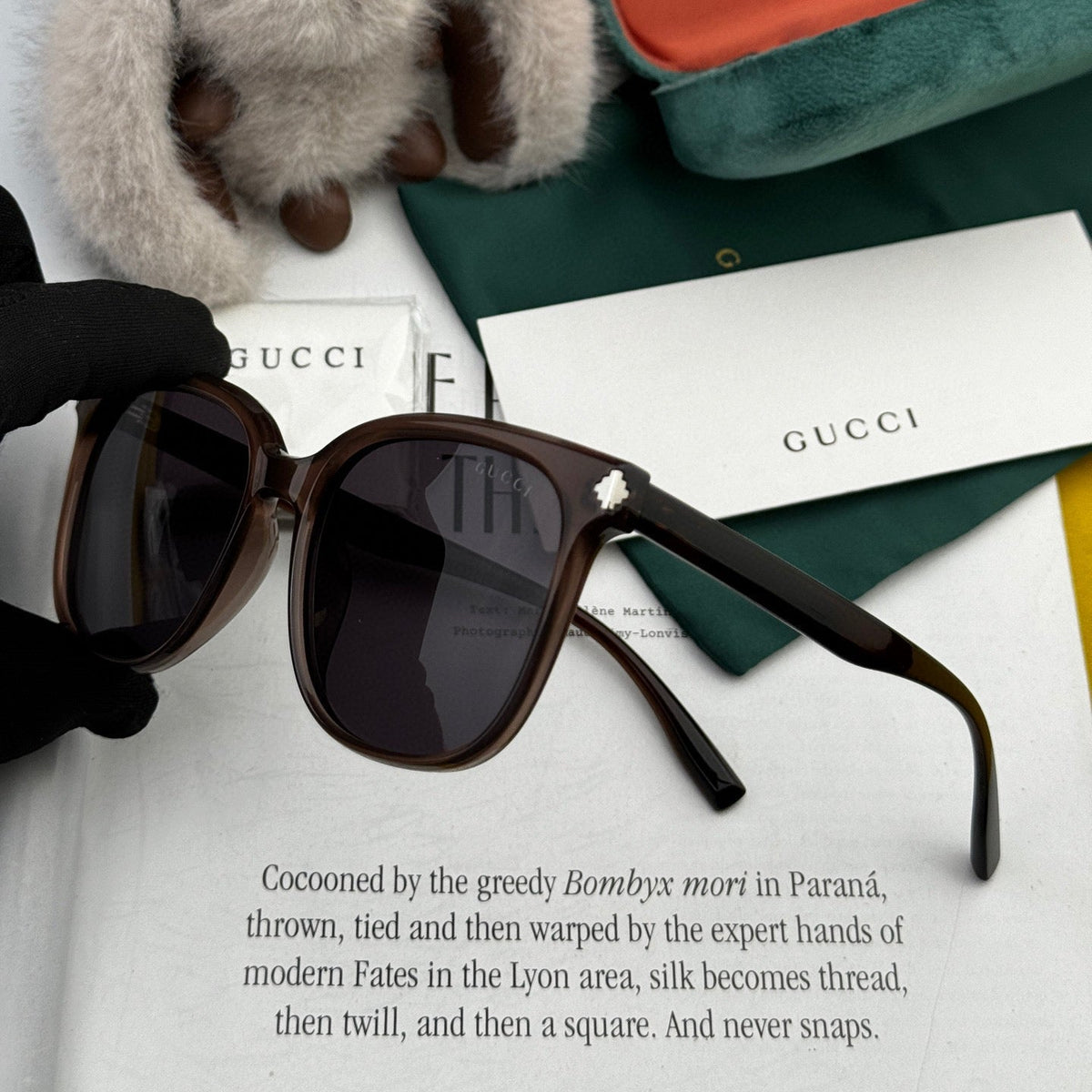 GUCCI SQUARE FRAME SUNGLASSES G77722 IN ACETATE