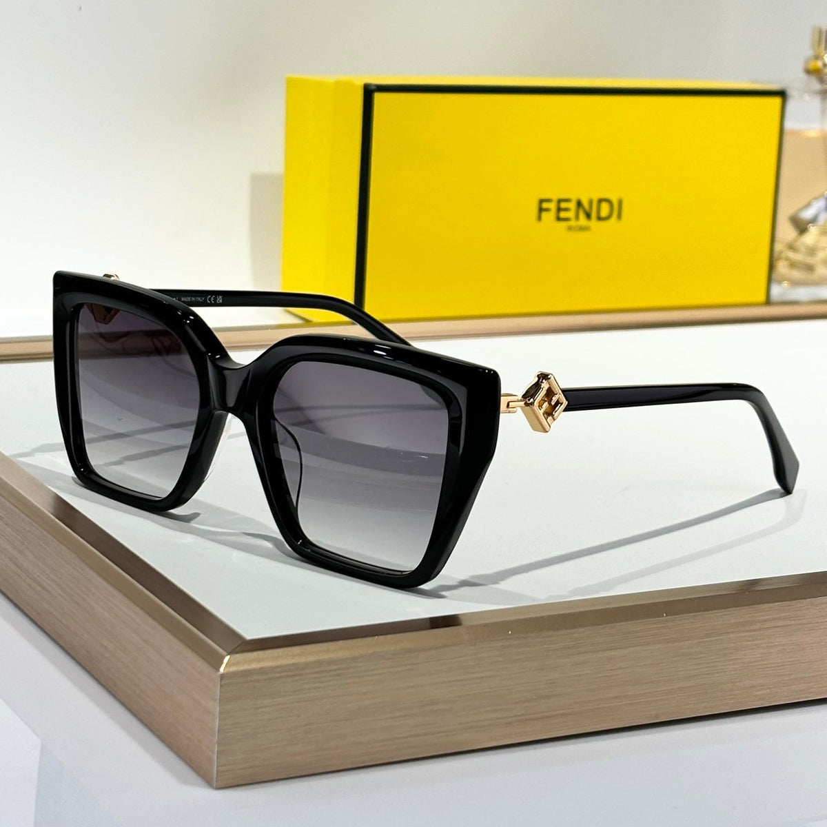 FENDI FF DIAMONDS SQUARE FRAME SUNGLASSES FE40161 IN ACETATE