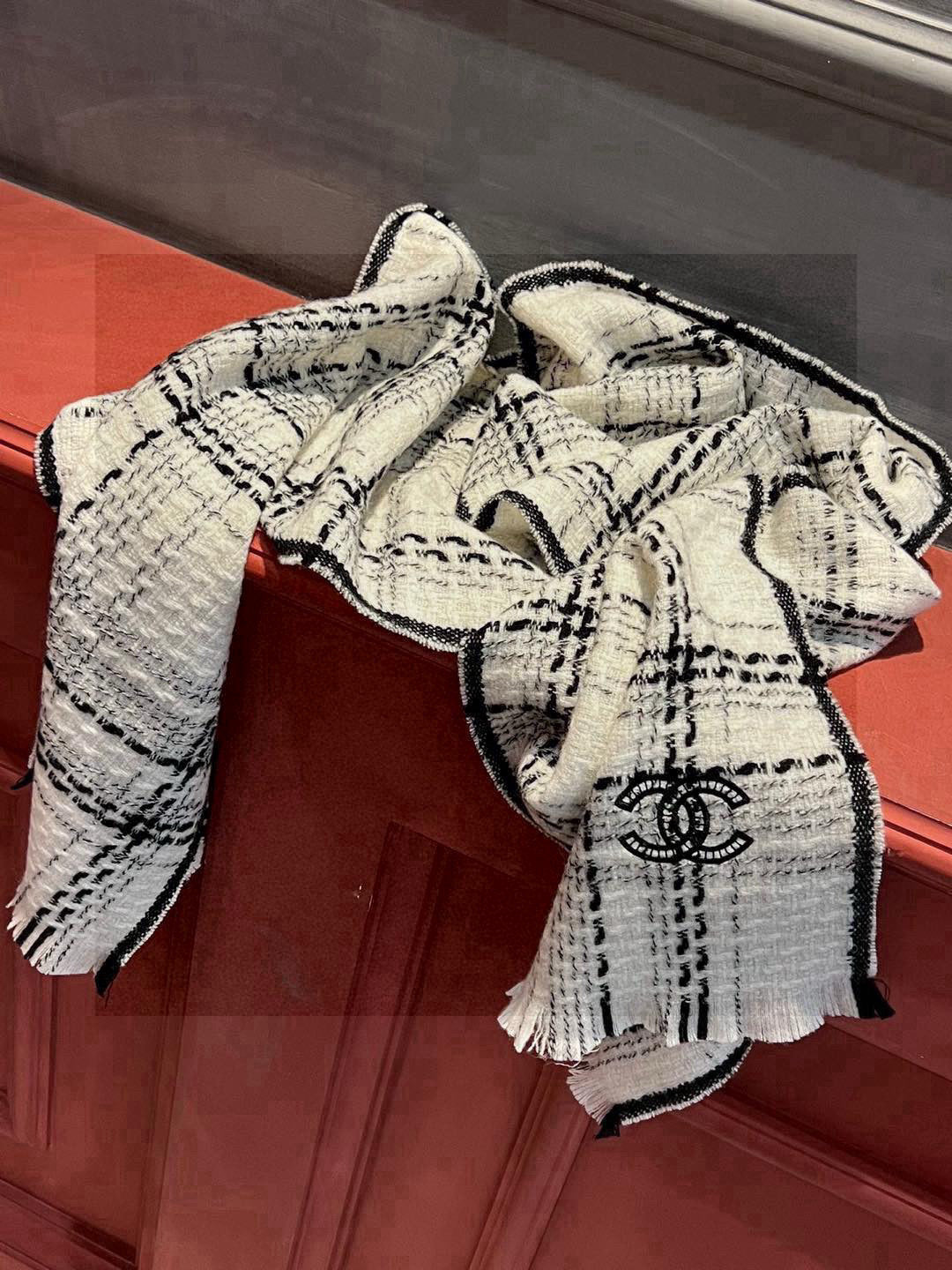 CHANEL 25S SCARF 185 IN CASHMERE 730559