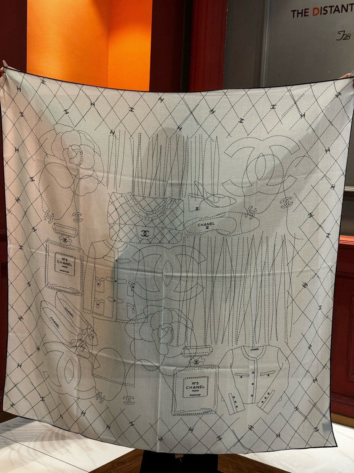 CHANEL 25S SCARF 140 IN SILK 735801