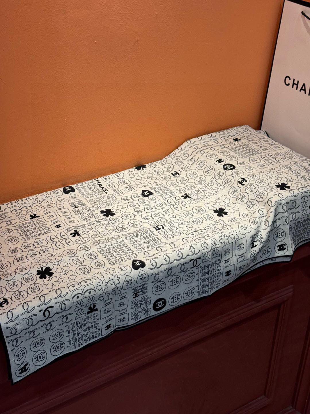 CHANEL 25S SCARF 110 IN CASHMERE SILK 738478