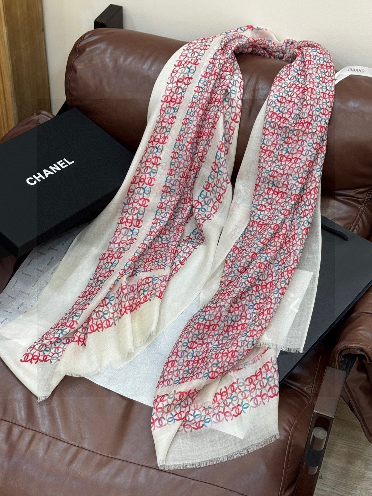 CHANEL 25S SCARF 200 IN CASHMERE 931463