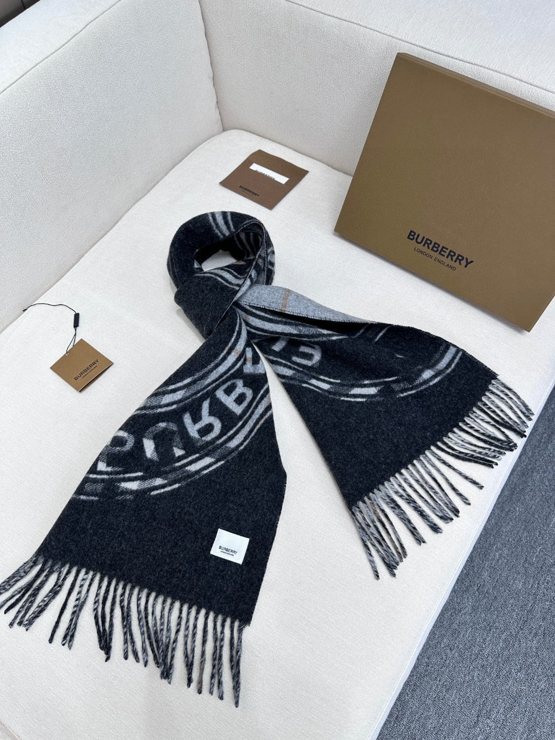BURBERRY SCARF 180 CM IN BLACK AND LIGHT GRAY CASHMERE 407242