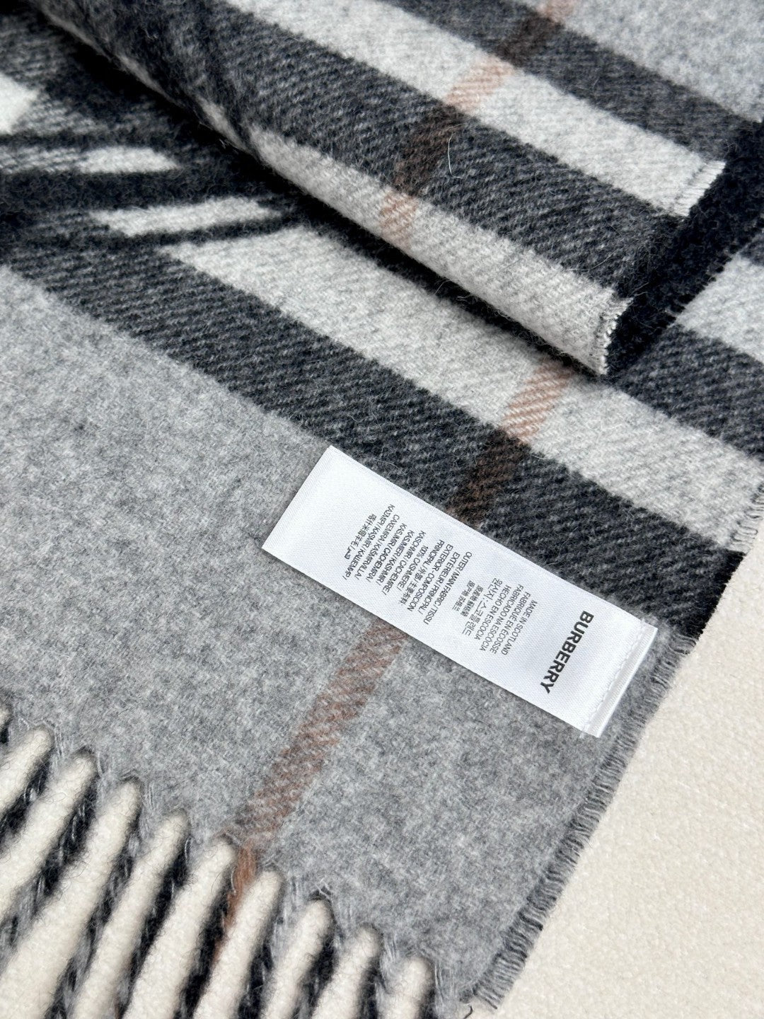 BURBERRY SCARF 180 CM IN BLACK AND LIGHT GRAY CASHMERE 407242