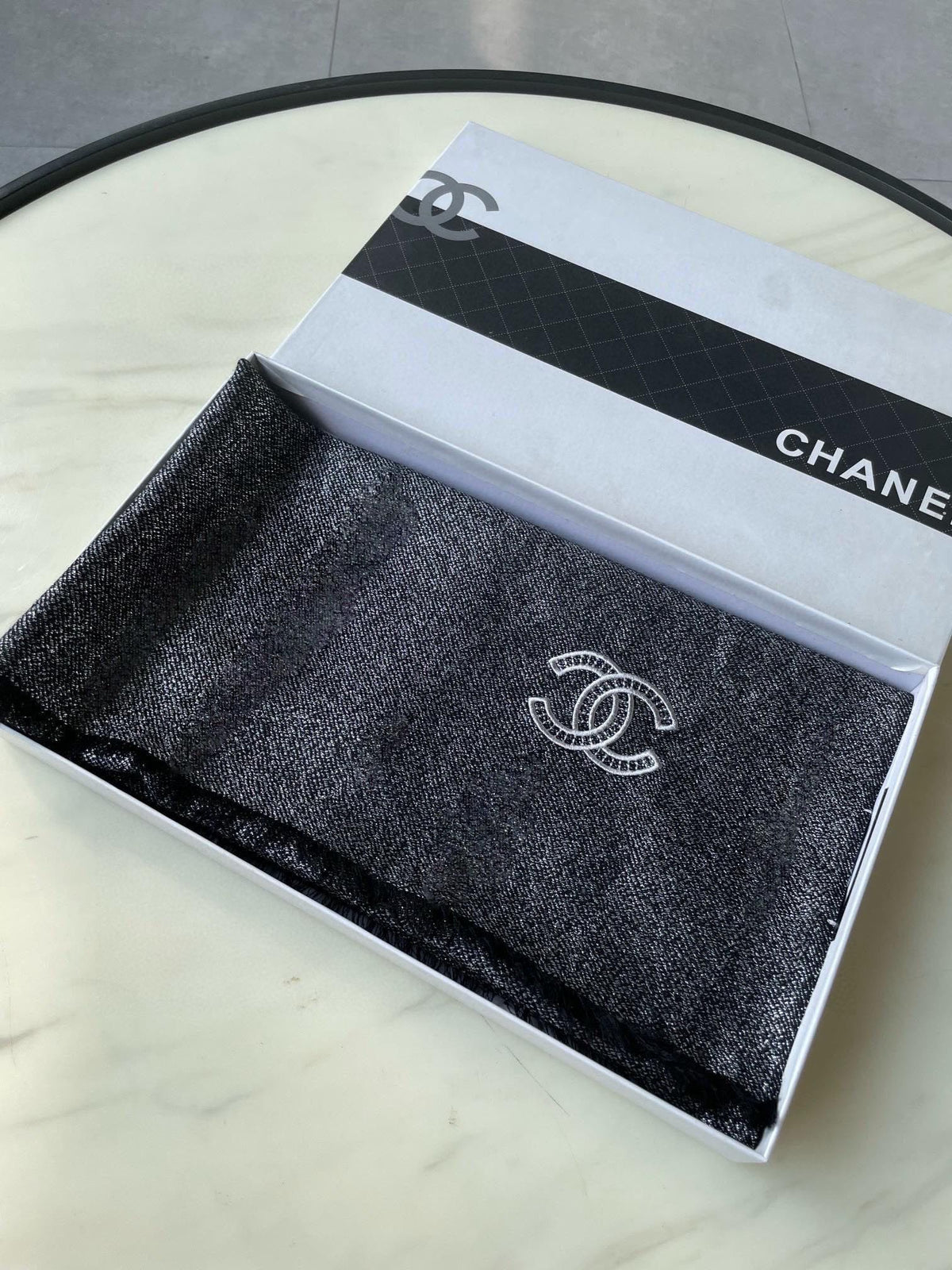 CHANEL SCARF 210 CM IN BLACK CASHMERE 402208