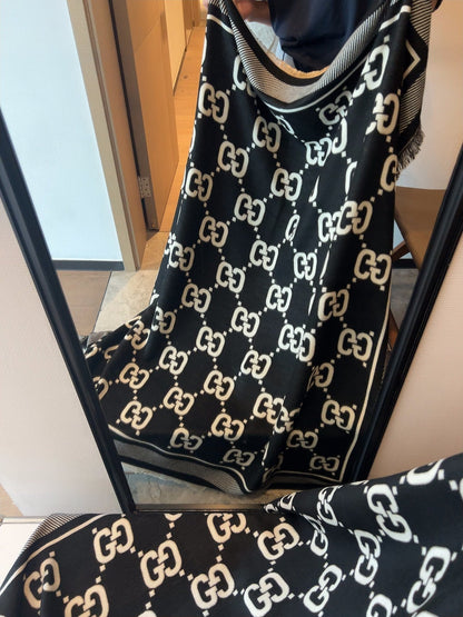 GUCCI SQUARE SCARF 140 CM IN BLACK MIX WHITE SILK CASHMERE  401511