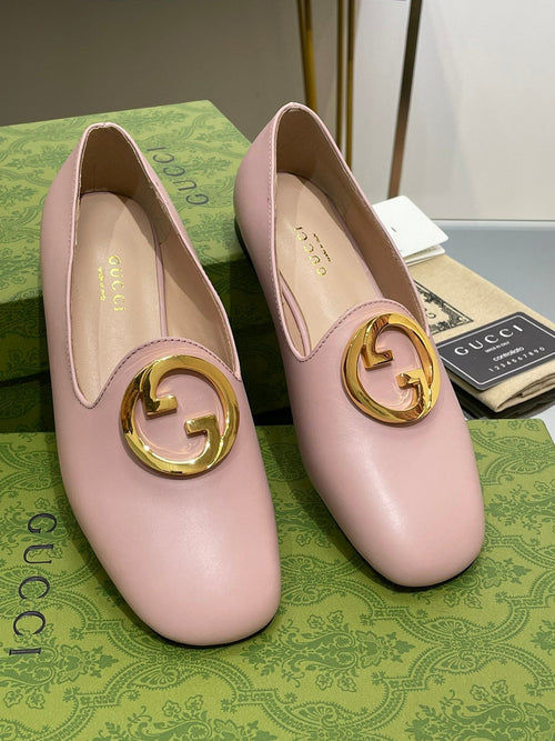 GUCCI BLONDIE LOGO-PLAQUE LOAFERS IN LIGHT PINK CALFSKIN WITH GOLD HARDWARE
