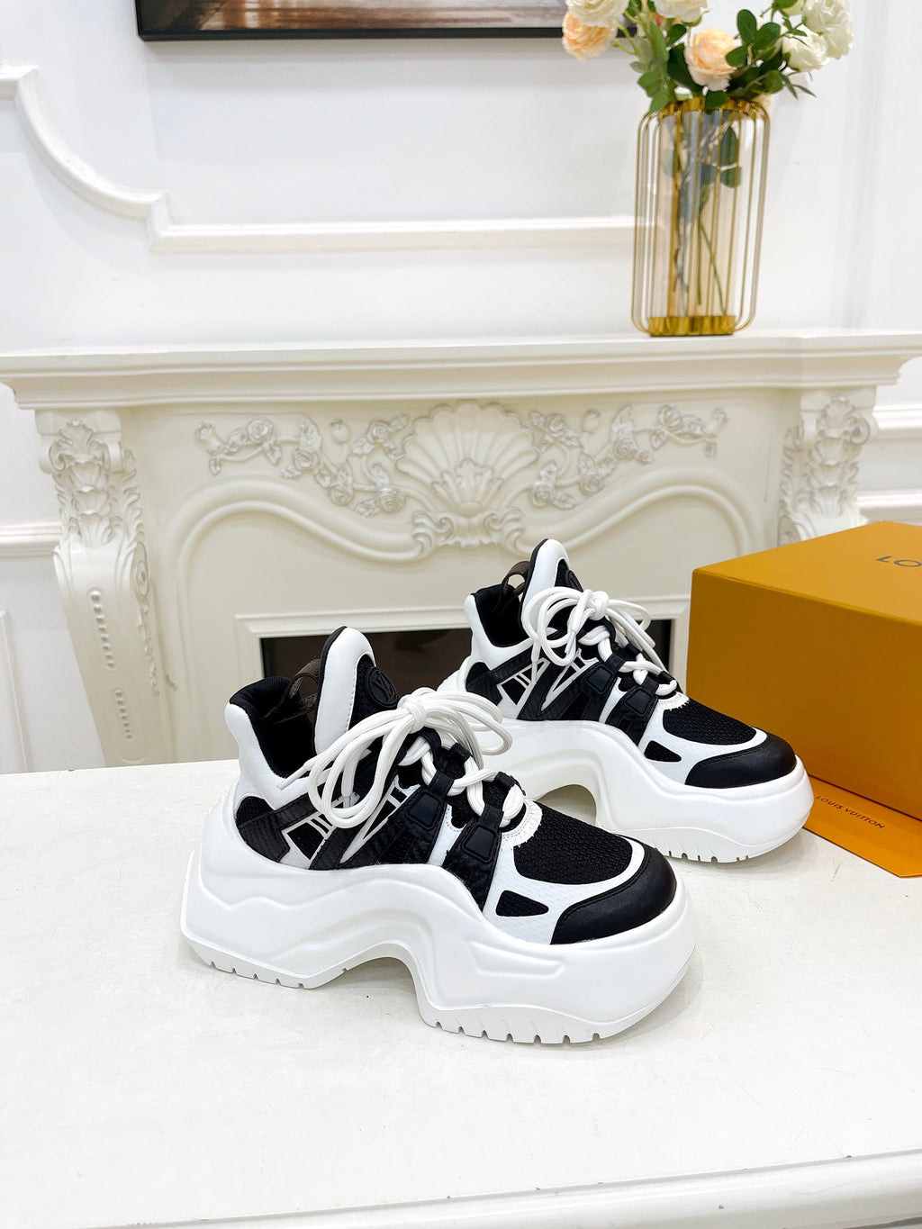 LOUIS VUITTON LV ARCHLIGHT 2.0 PLATFORM SNEAKER IN WHITE MIX BLACK MIX OF MATERIALS