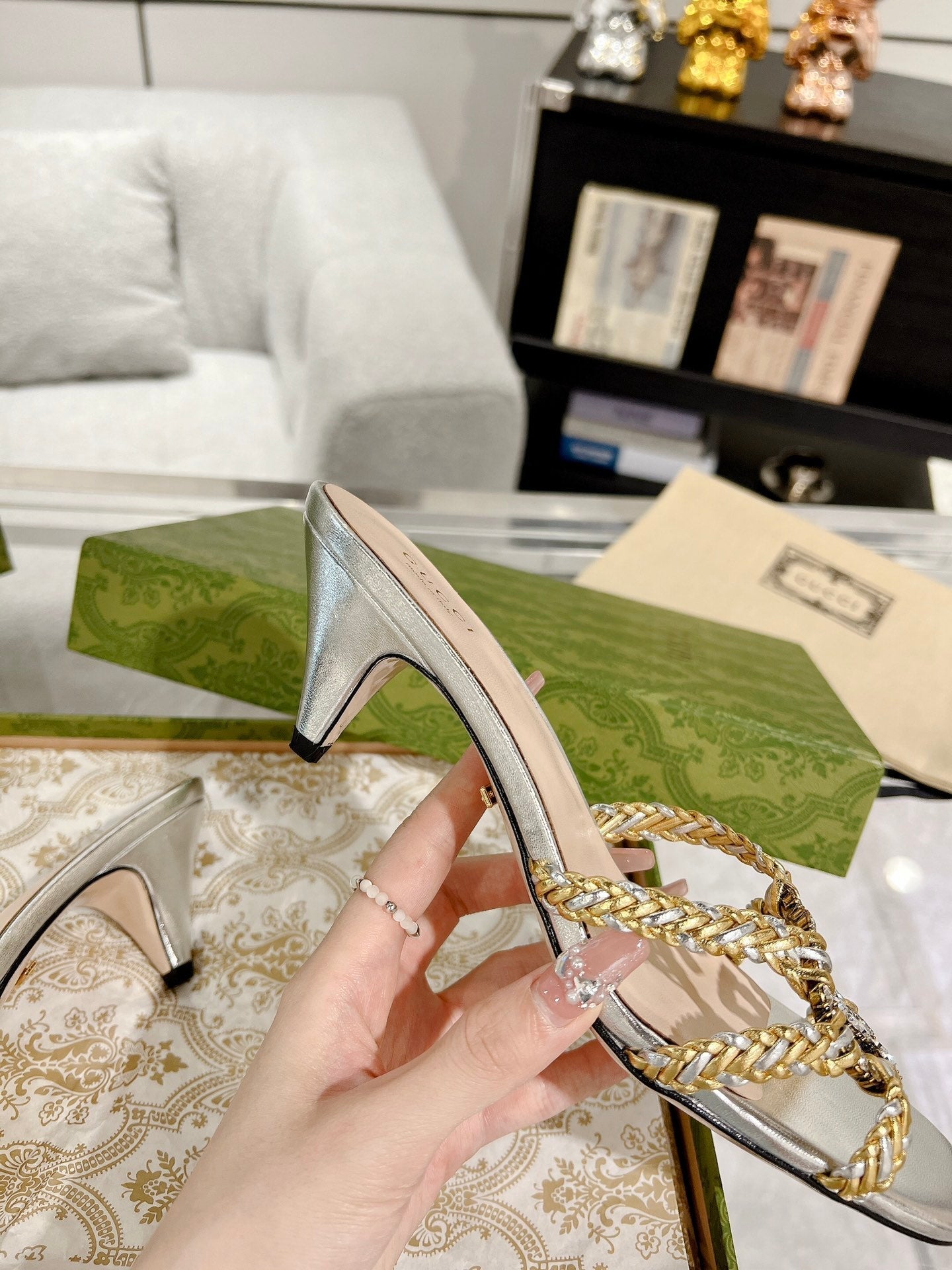 GUCCI CRYSTAL MID - HEEL SILVER CALFSKIN