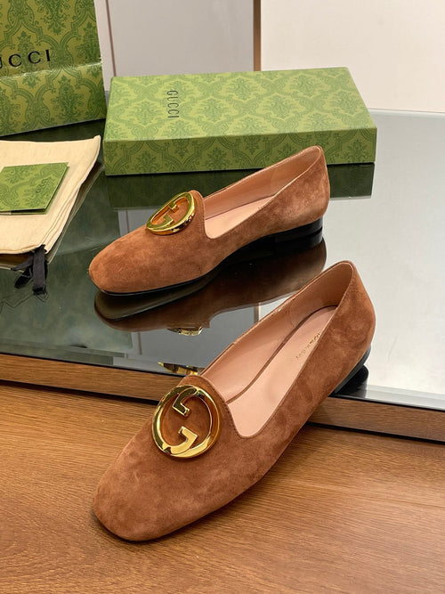GUCCI BLONDIE LOGO-PLAQUE LOAFERS IN BRONZE BROWN SUEDE WITH GOLD HARDWARE
