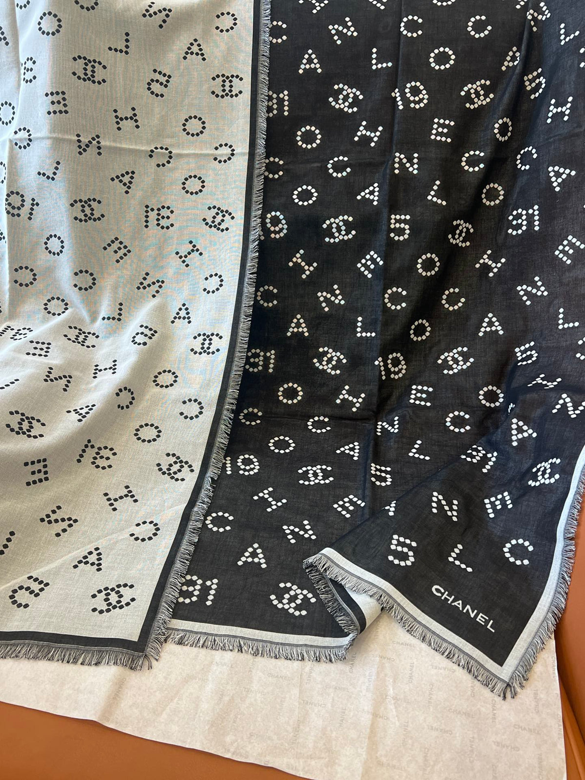 CHANEL 25S SCARF 140 IN WOOL SILK 700811