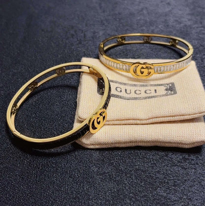 Luxury Crystal G Bracelet - Hình 3