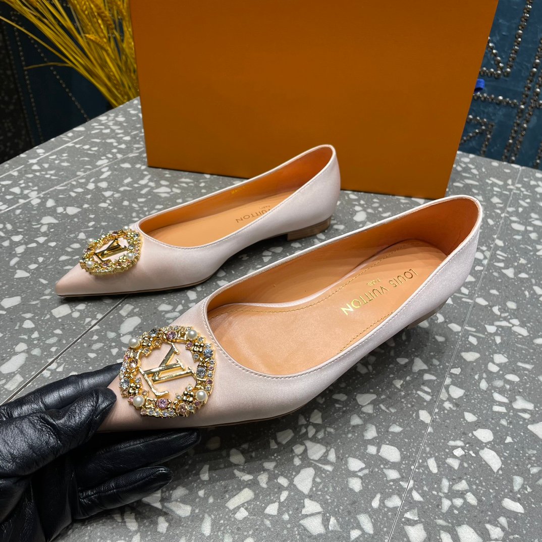 LOUIS VUITTON LV MET FLAT BALLERINA BEIGE