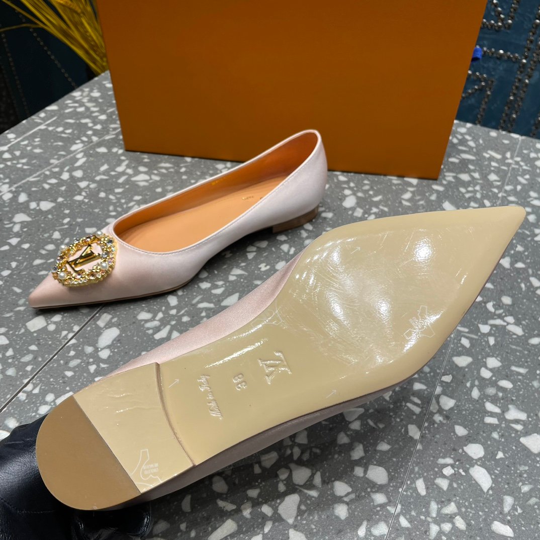 LOUIS VUITTON LV MET FLAT BALLERINA BEIGE