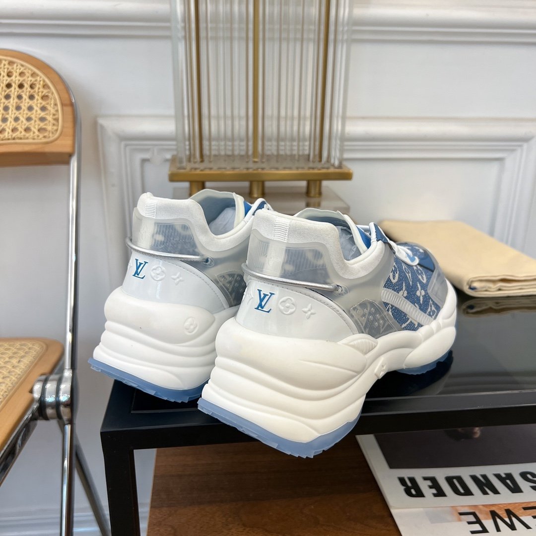 LOUIS VUITTON LV RUN 55 SNEAKER LIGHT BLUE