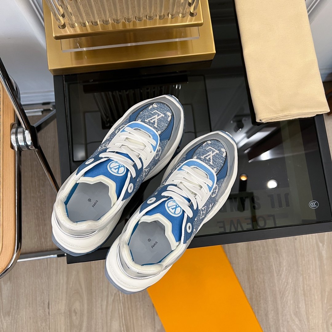 LOUIS VUITTON LV RUN 55 SNEAKER LIGHT BLUE