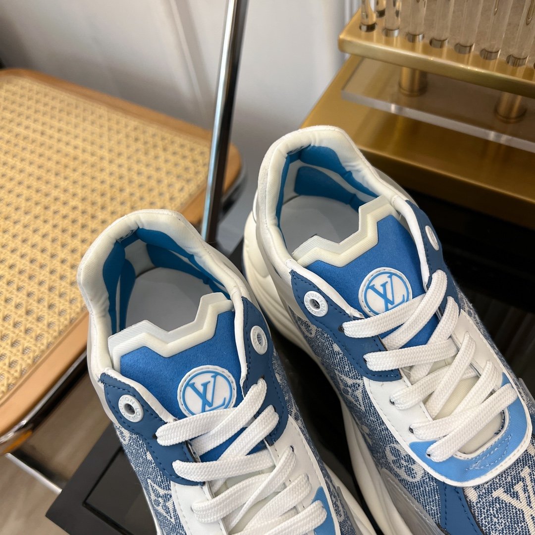 LOUIS VUITTON LV RUN 55 SNEAKER LIGHT BLUE