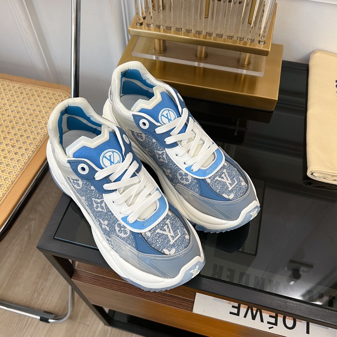 LOUIS VUITTON LV RUN 55 SNEAKER LIGHT BLUE