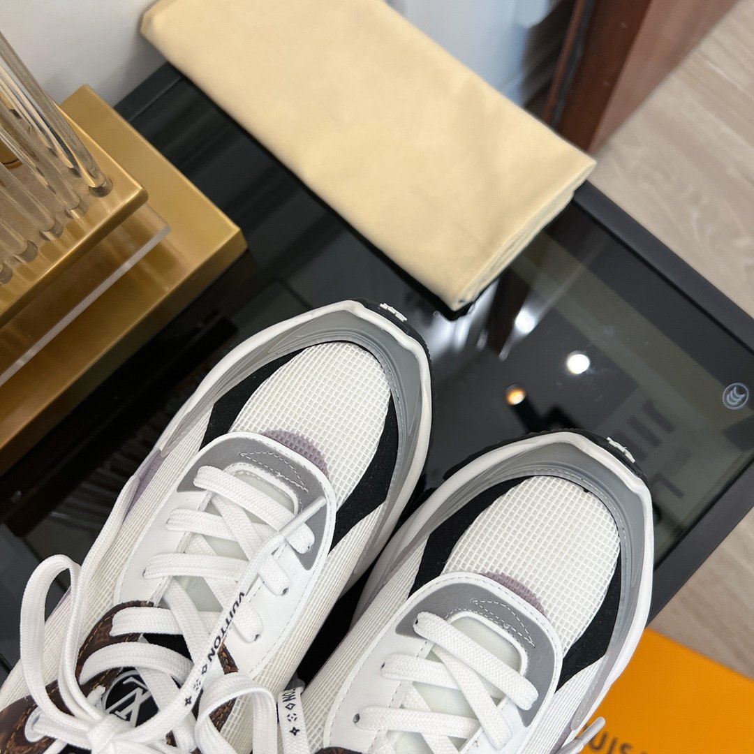 LOUIS VUITTON LV RUN 55 SNEAKER WHITE GRAY
