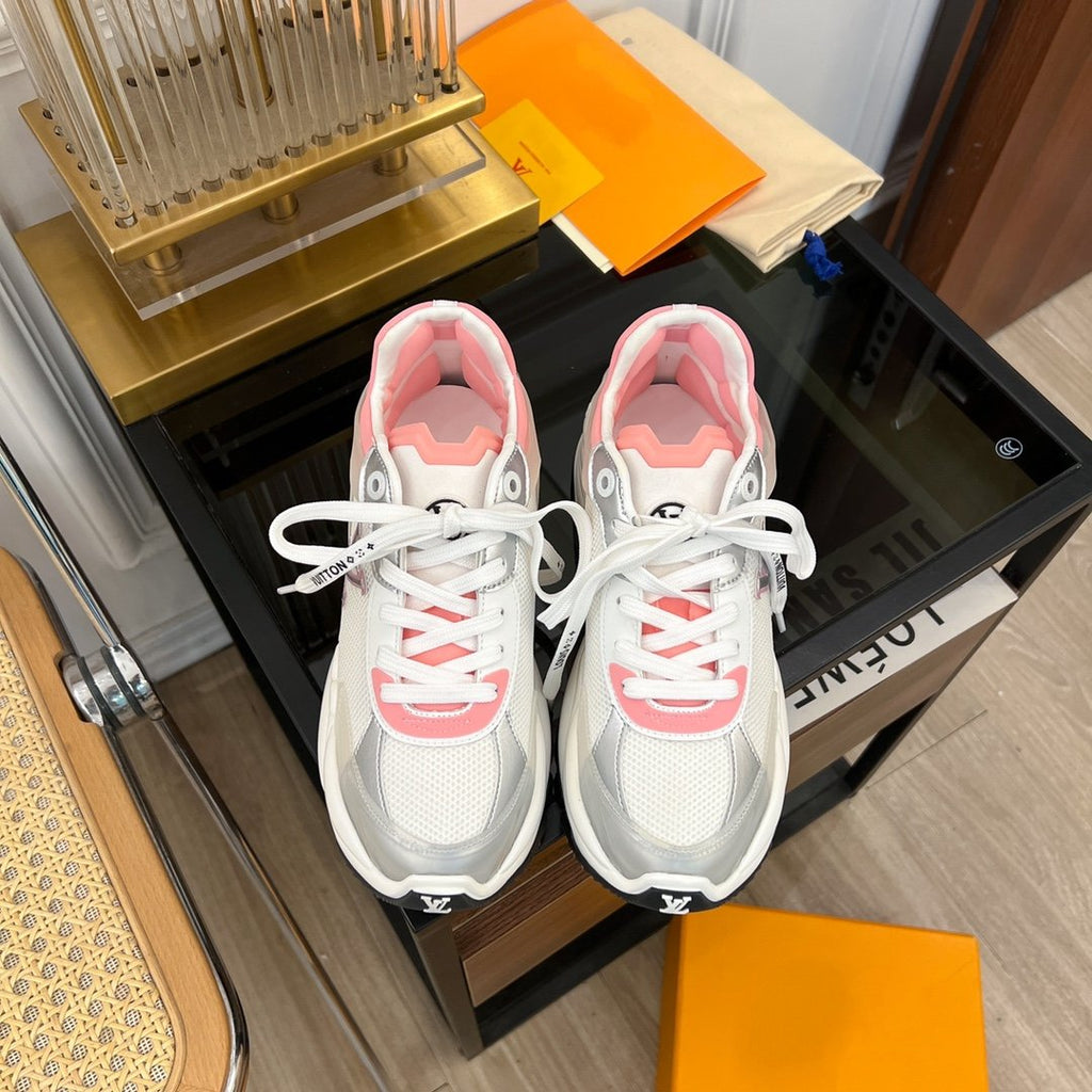 LOUIS VUITTON LV RUN 55 SNEAKER PINK