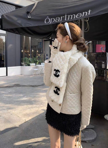 CHANEL 25S SCARF 120 IN FAUX FUR 876357