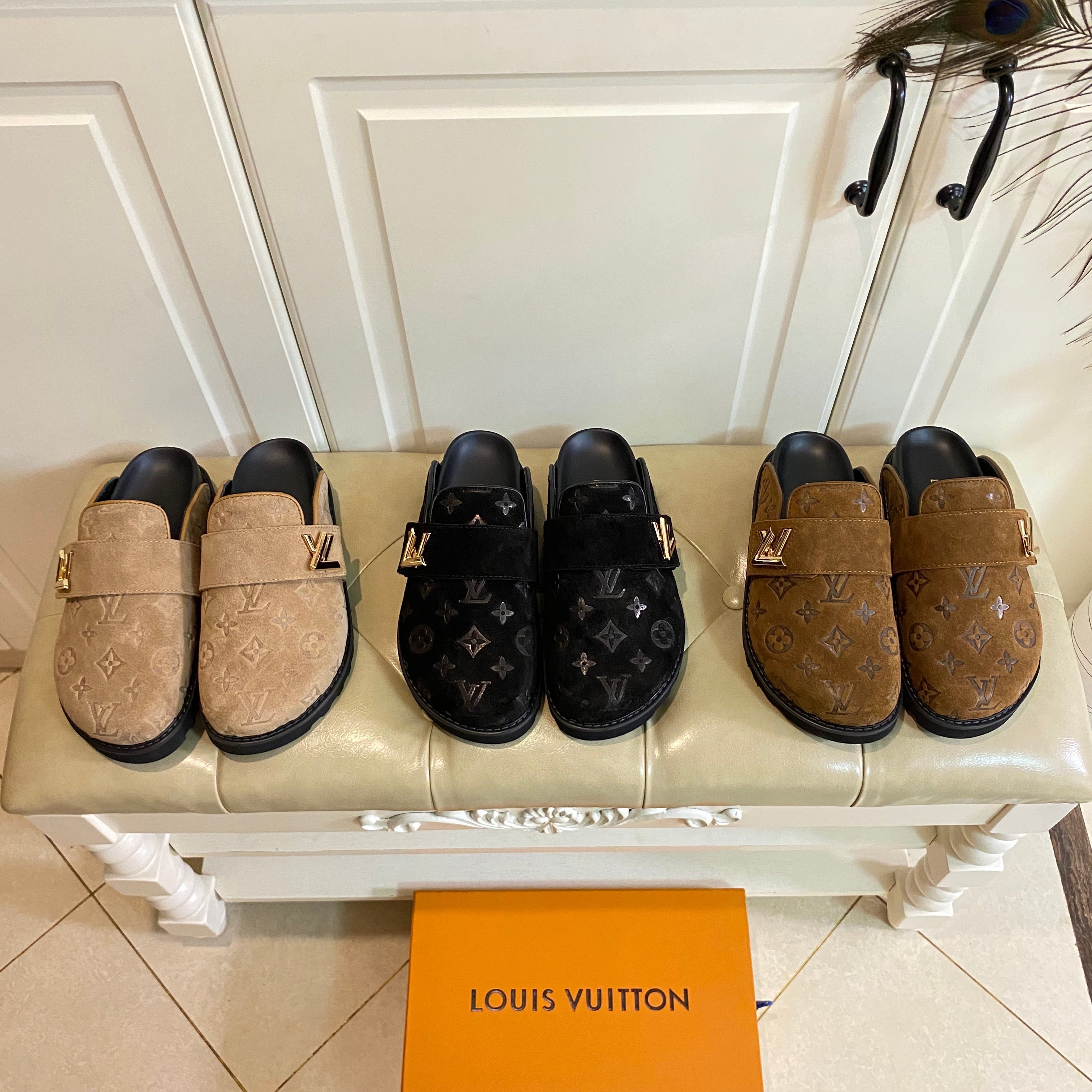 LOUIS VUITTON COSY FLAT COMFORT CLOG IN CHOCOLATE BROWN EMBOSSED SUEDE