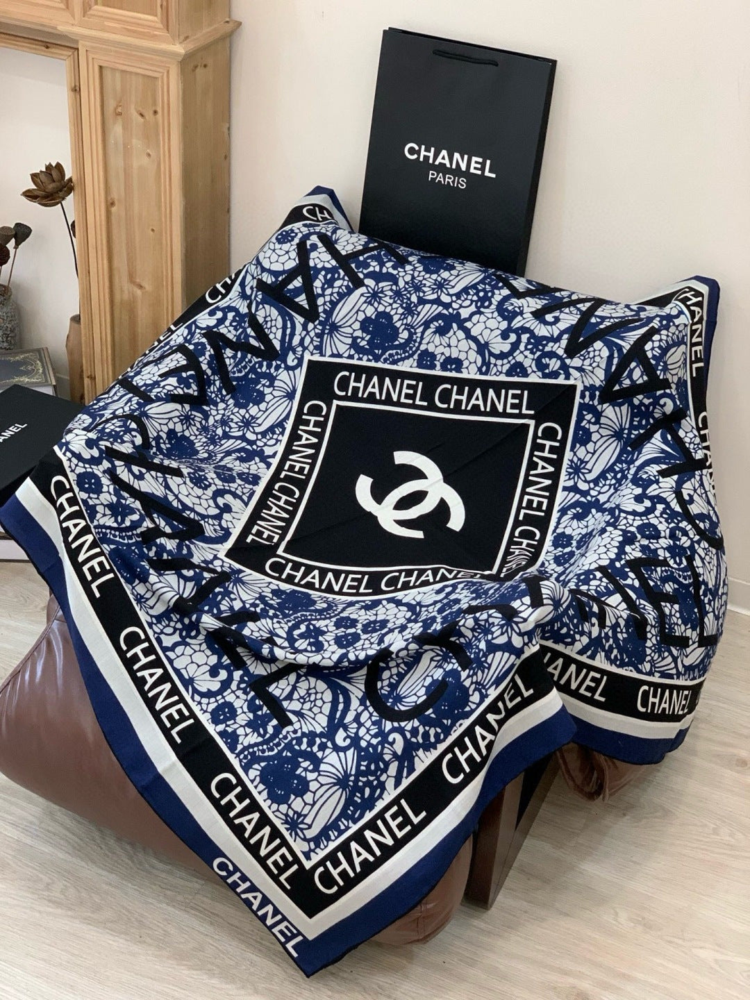 CHANEL 25S SCARF 135 CM IN CASHMERE AND SILK 943320