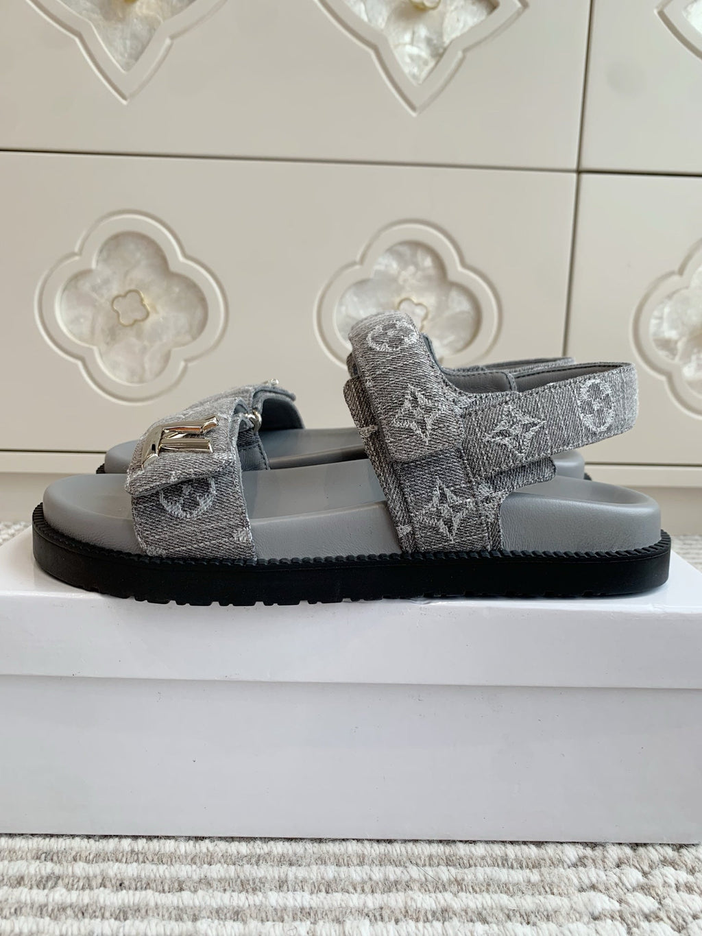LOUIS VUITTON LV SANDALS 25S IN GREY DENIM AND CALFSKIN WITH SILVER HARDWARE