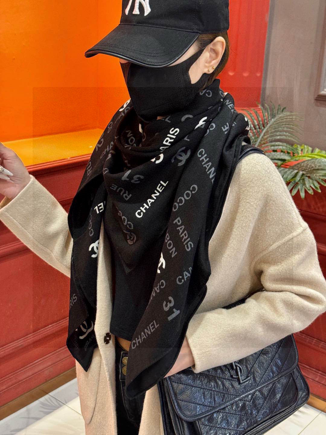 CHANEL 25S SCARF 140 IN CASHMERE SILK 733897