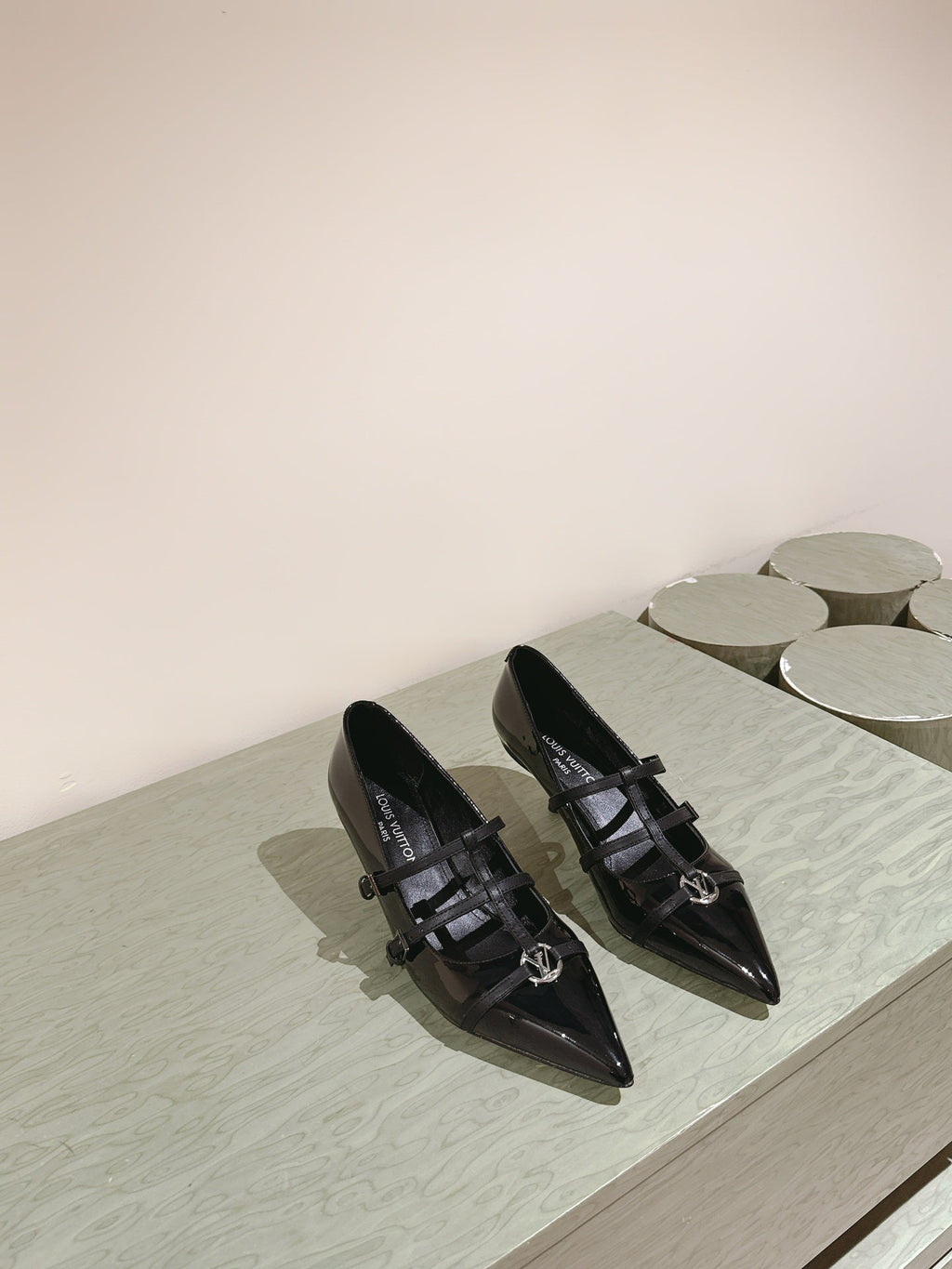 LOUIS VUITTON HIGH PUMP 45MM IN BLACK CALFSKIN WITH BLACK STRAPS