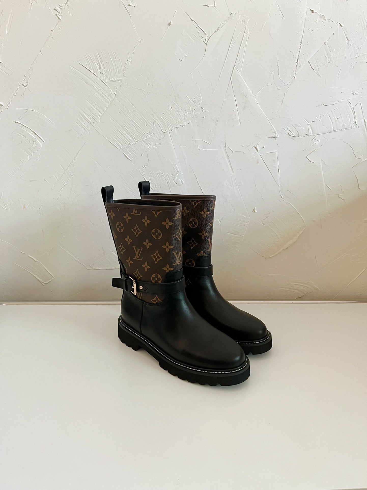 LOUIS VUITTON TERRITORY FLAT ANKLE BOOT IN BLACK MIX CHOCOLATE BROWN MONOGRAM CALFSKIN