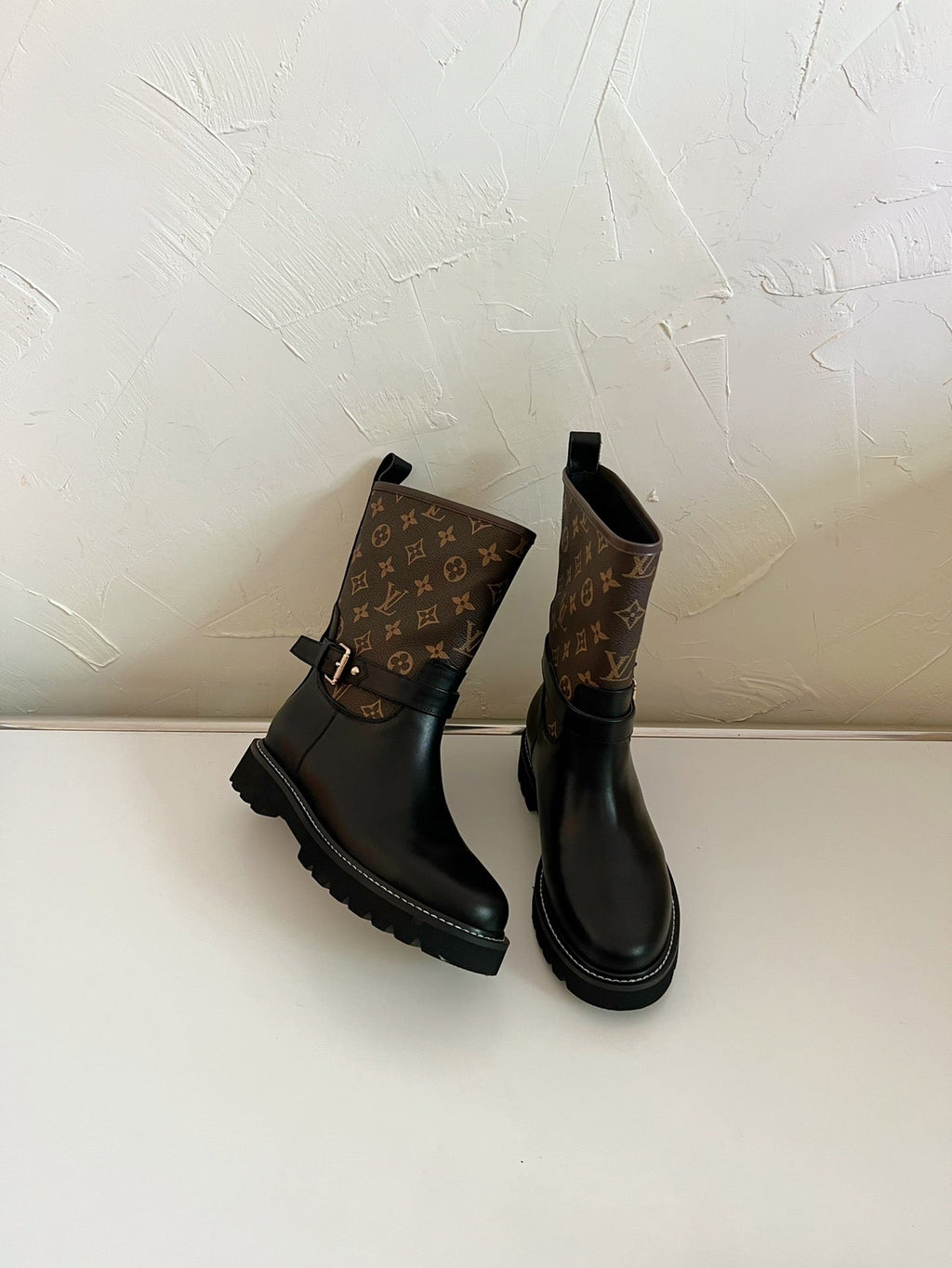 LOUIS VUITTON TERRITORY FLAT ANKLE BOOT IN BLACK MIX CHOCOLATE BROWN MONOGRAM CALFSKIN