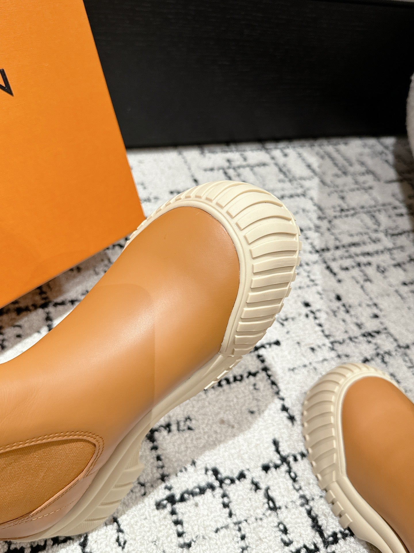 LOUIS VUITTON RUBY BOOTS IN BRONZE BROWN CALFSKIN