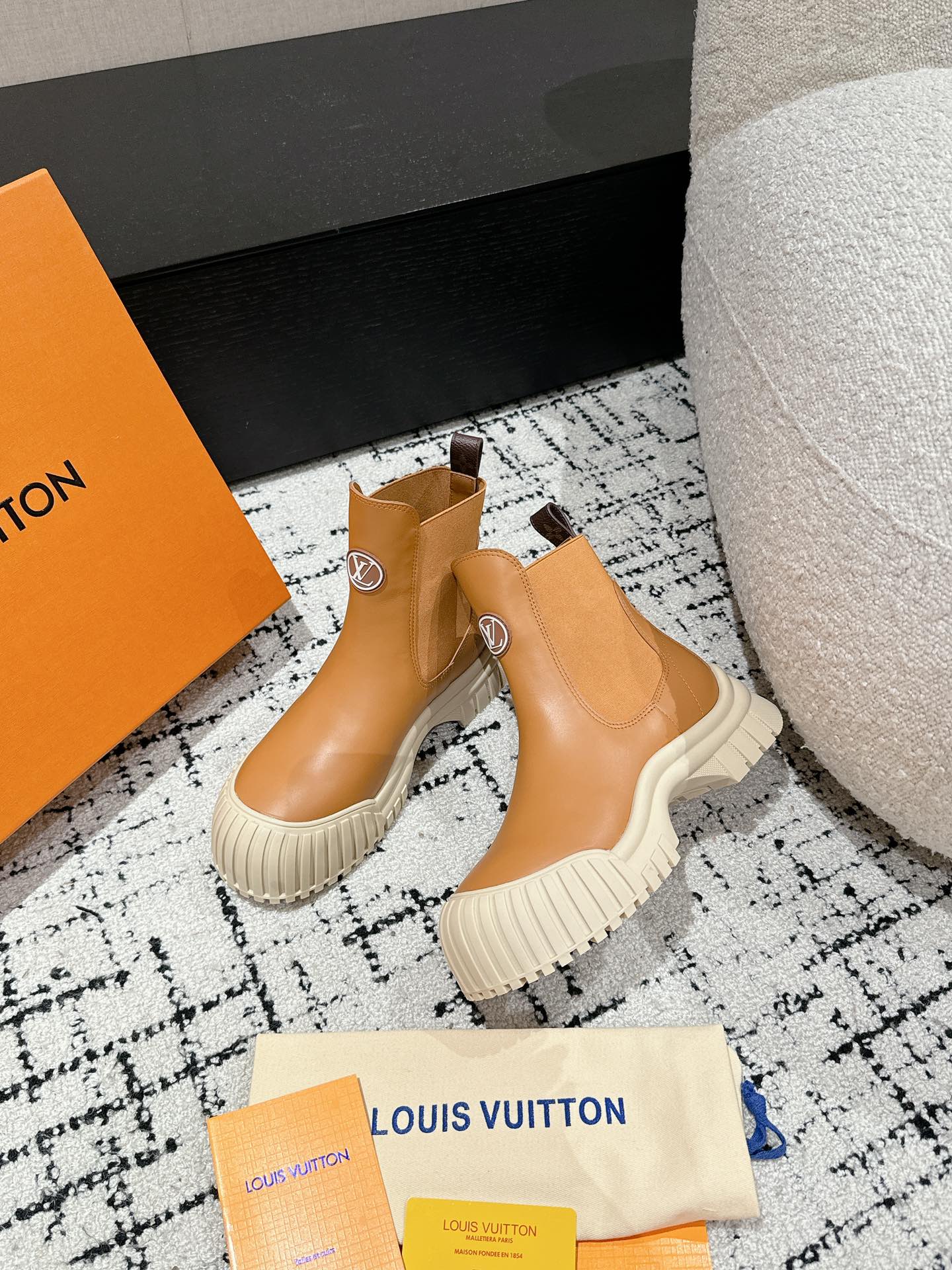 LOUIS VUITTON RUBY BOOTS IN BRONZE BROWN CALFSKIN
