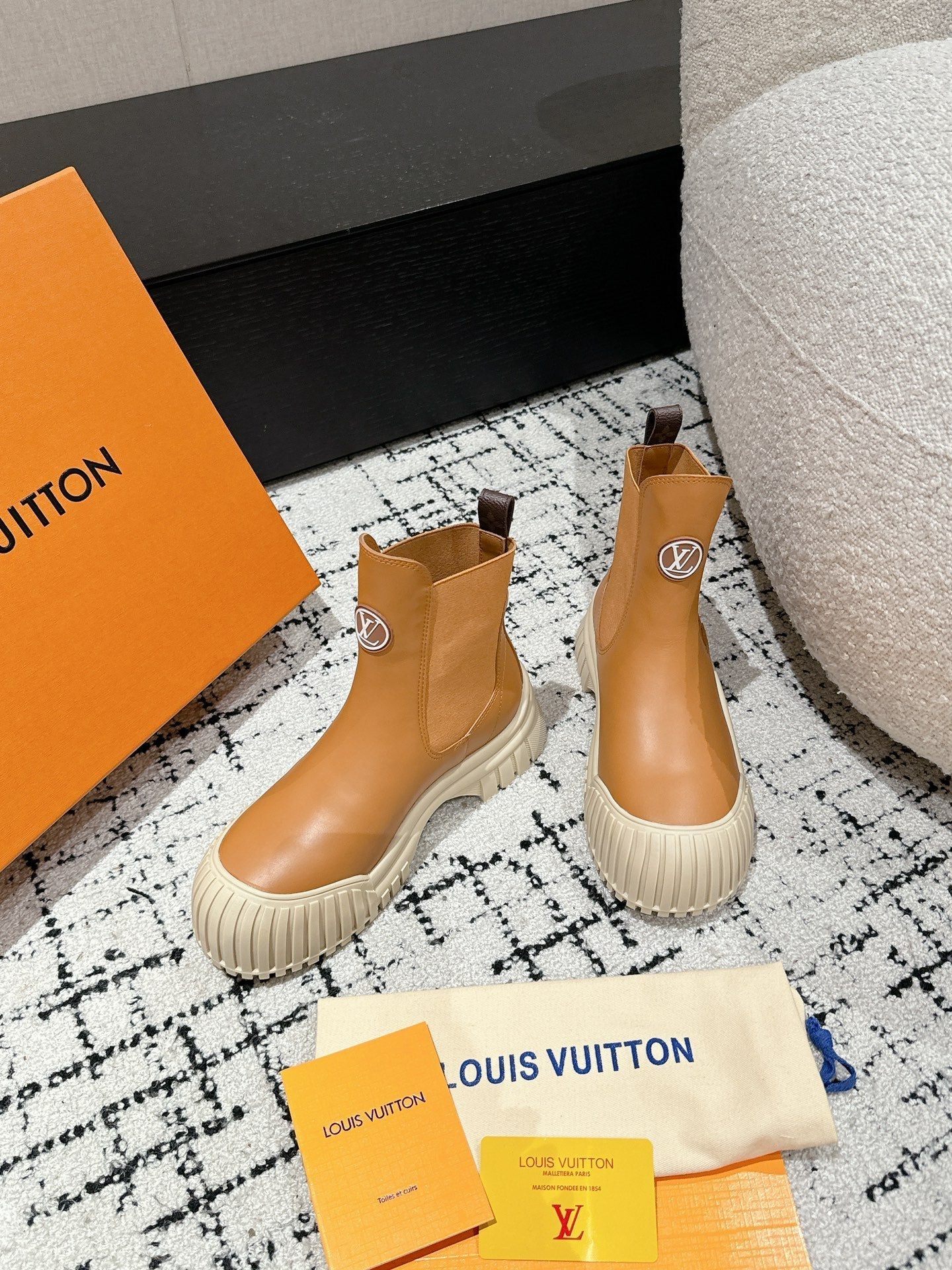 LOUIS VUITTON RUBY BOOTS IN BRONZE BROWN CALFSKIN