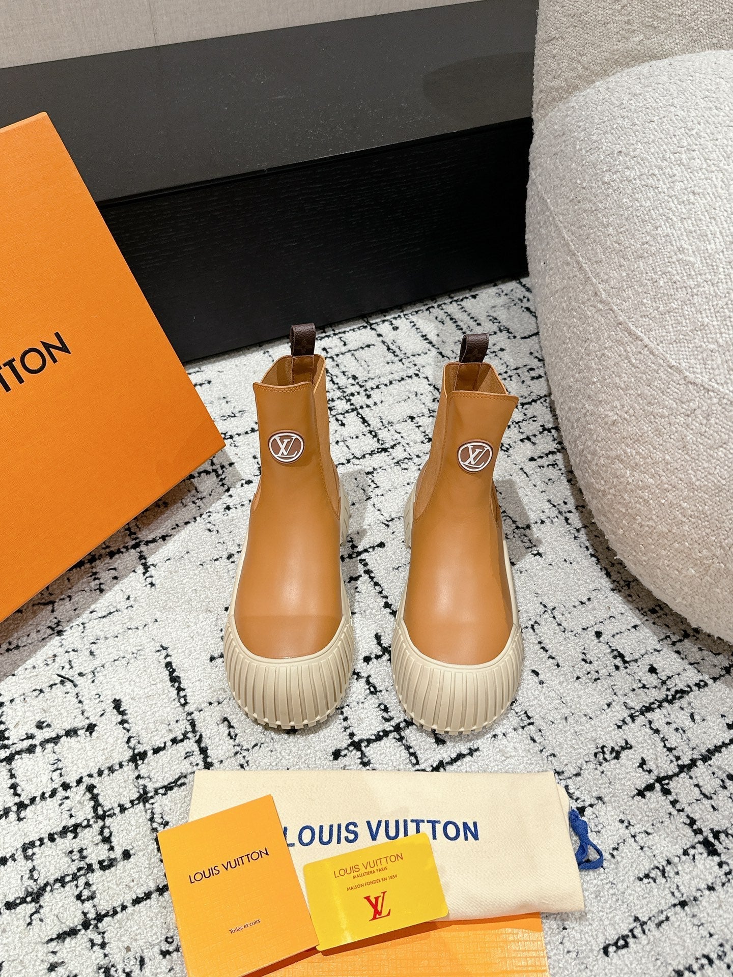 LOUIS VUITTON RUBY BOOTS IN BRONZE BROWN CALFSKIN