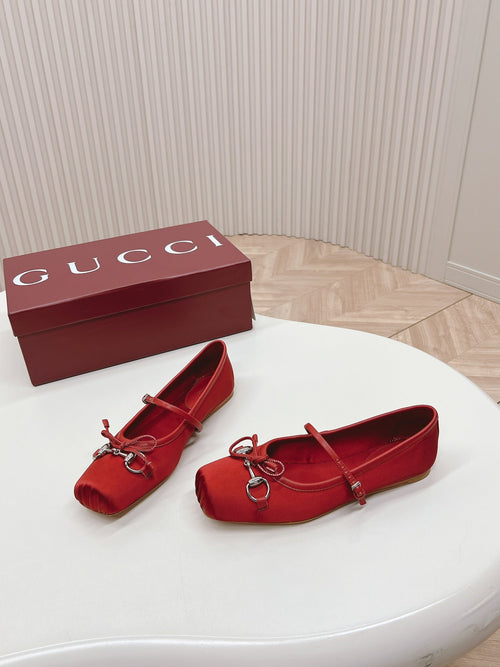 GUCCI BALLET FLAT CRIMSON SILK