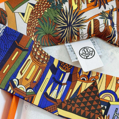 HERMES HERMES 25S NECKERCHIEF 86 IN SILK 989359