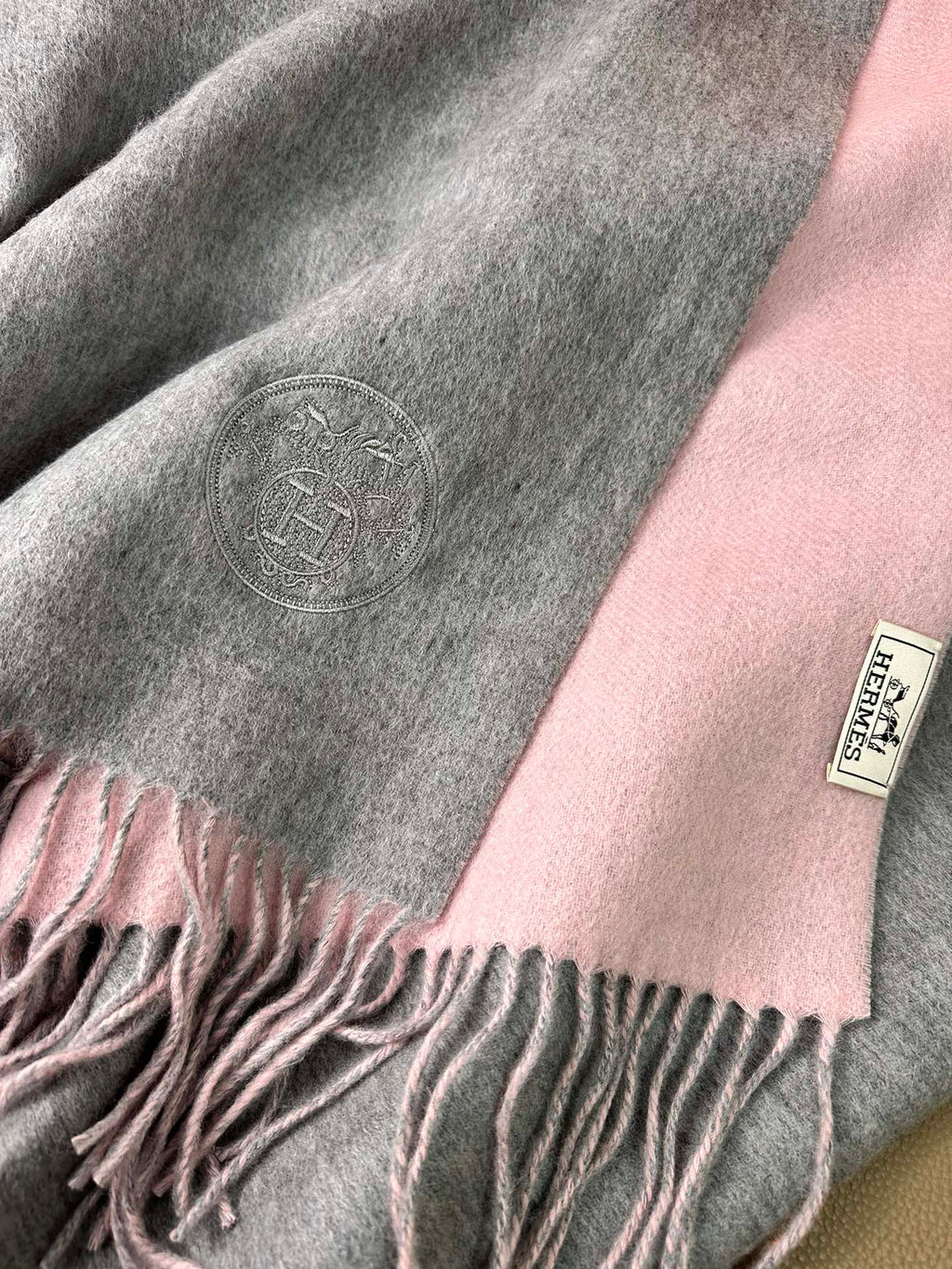 HERMES DOUBLE-FACE SCARF 200 CM IN LIGHT PINK AND GREY CASERE