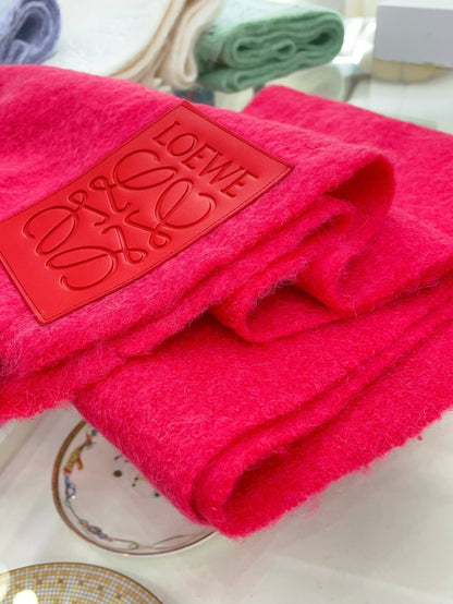 LOEWE SCARF 200 CM IN CHERRY RED MOHAIR 379800