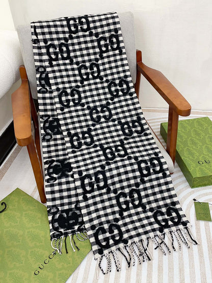 GUCCI SCARF 220 CM IN BLACK MIX WHITE WOOL 401165