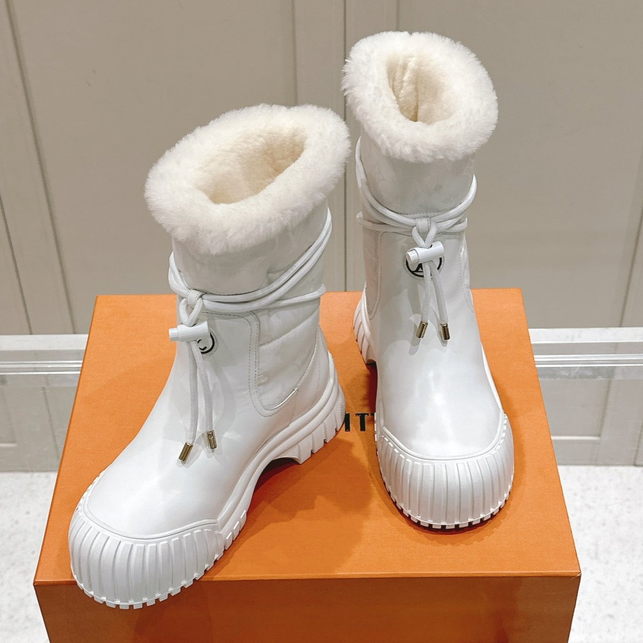 LOUIS VUITTON RUBY FLAT ANKLE BOOT IN WHITE CALFSKIN AND MONOGRAM NYLON