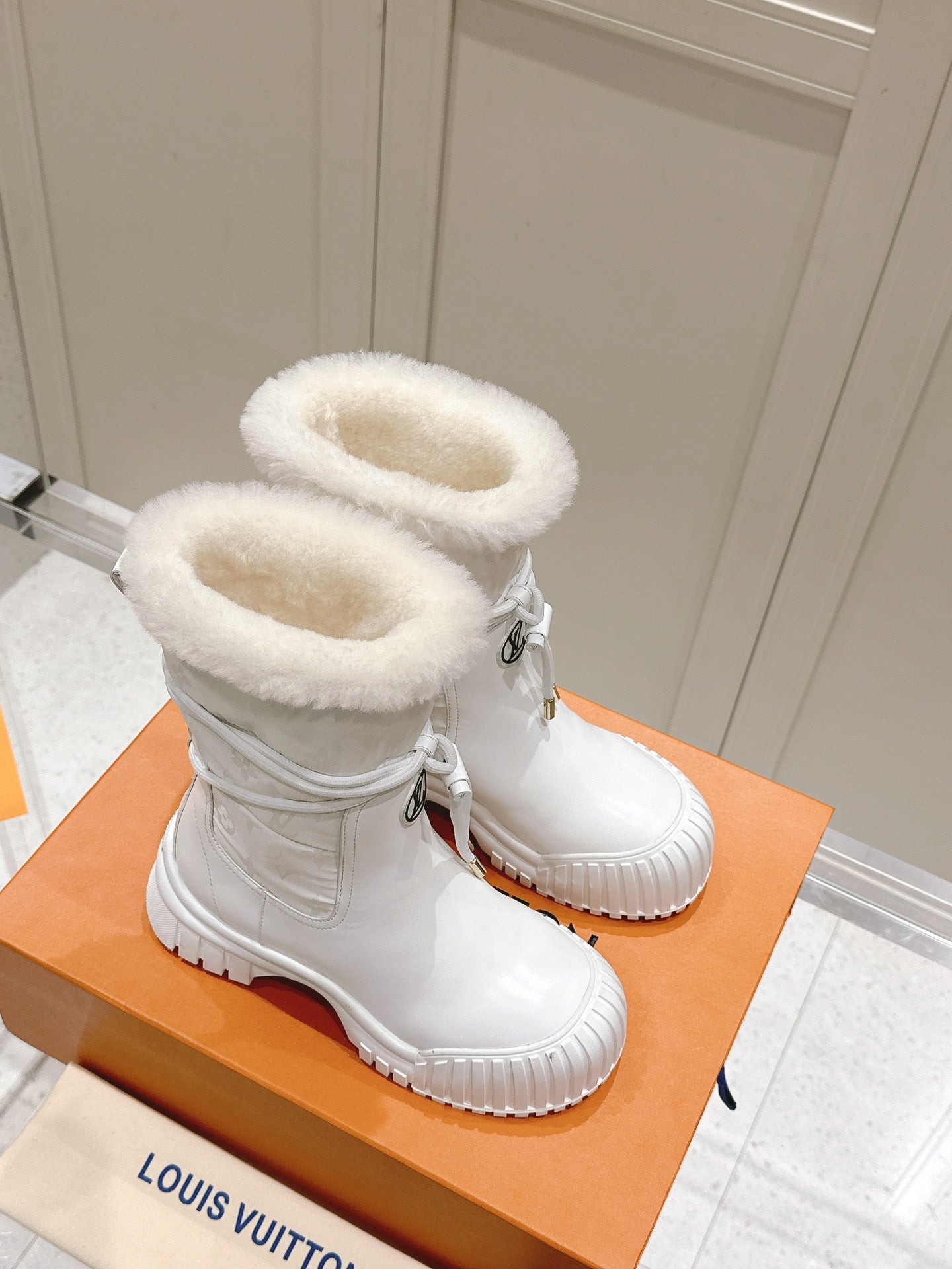 LOUIS VUITTON RUBY FLAT ANKLE BOOT IN WHITE CALFSKIN AND MONOGRAM NYLON