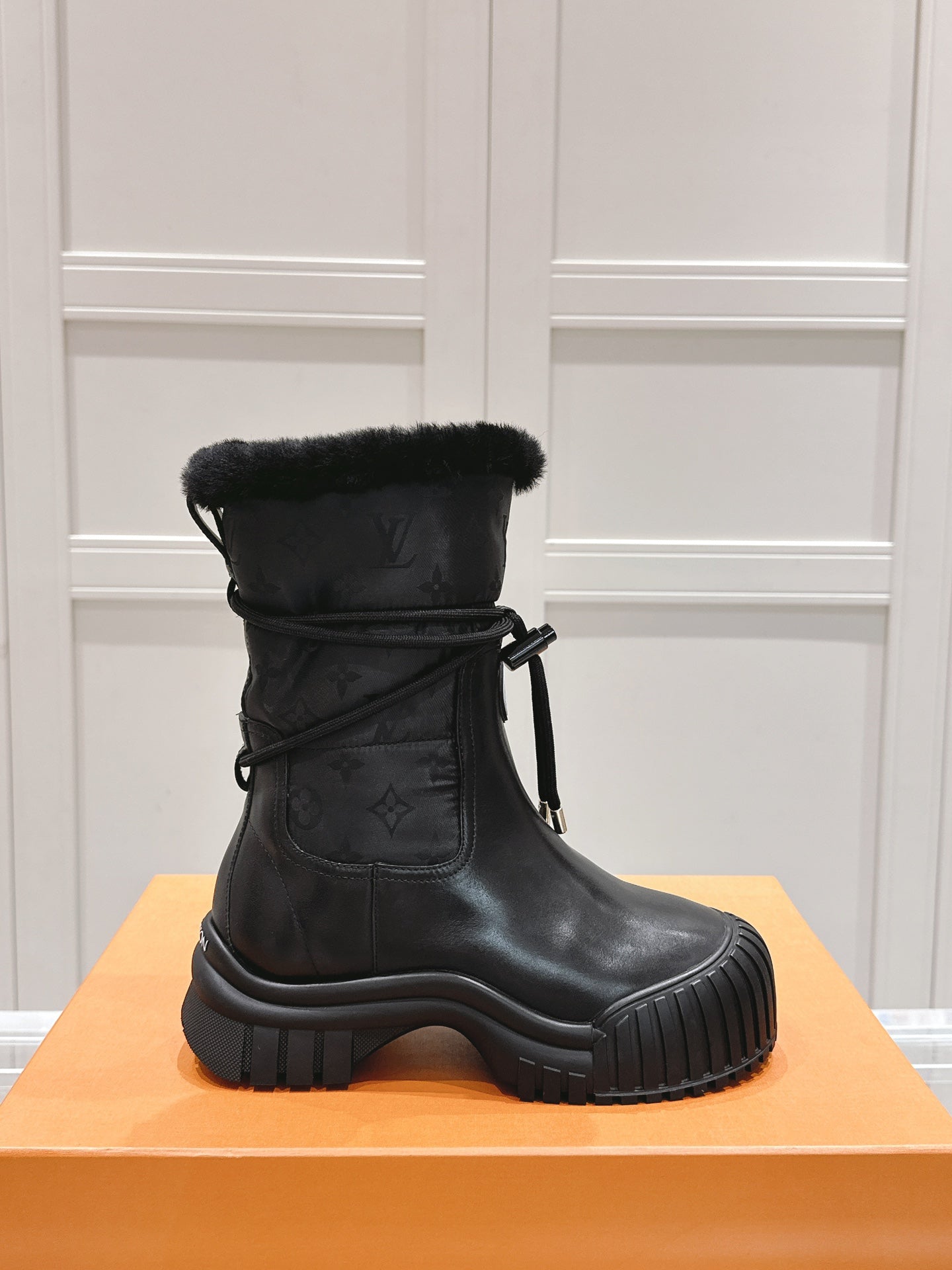 LOUIS VUITTON RUBY FLAT ANKLE BOOT IN BLACK CALFSKIN AND MONOGRAM NYLON