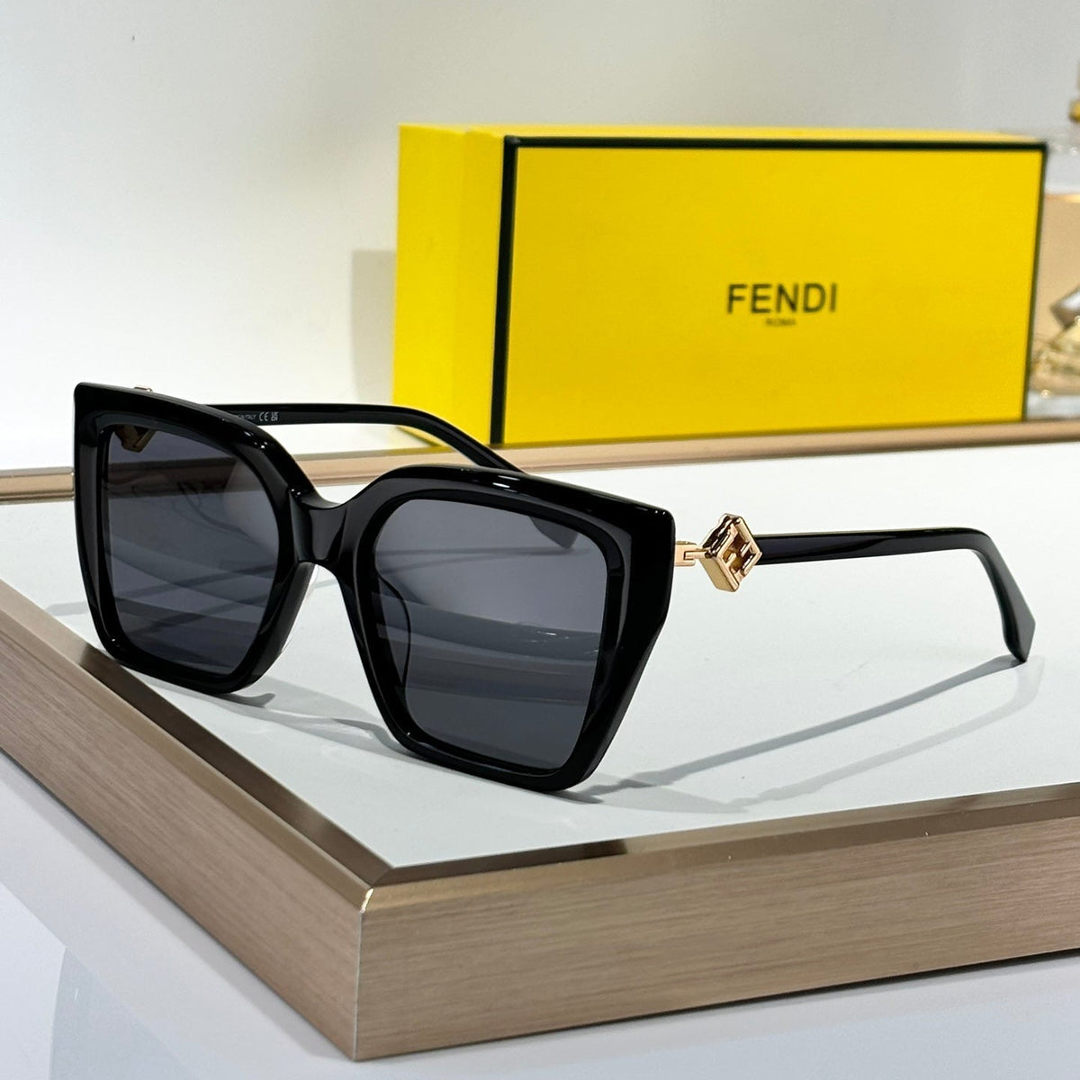 FENDI FF DIAMONDS SQUARE FRAME SUNGLASSES FE40161 IN ACETATE