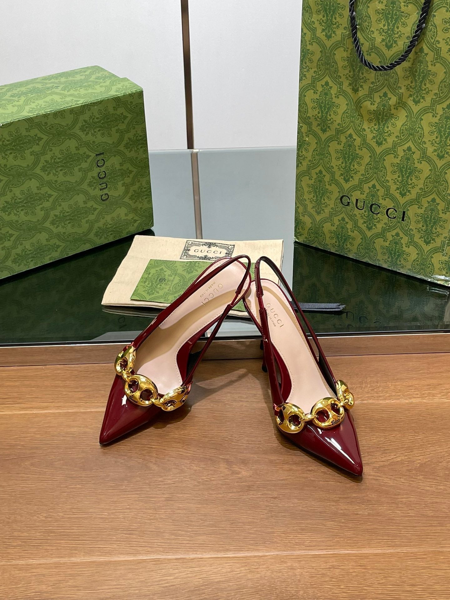 GUCCI HIGH SLINGBACK 10.5 CM IN WINE RED GLOSSY CALFSKIN WITH GOLD HARDWARE
