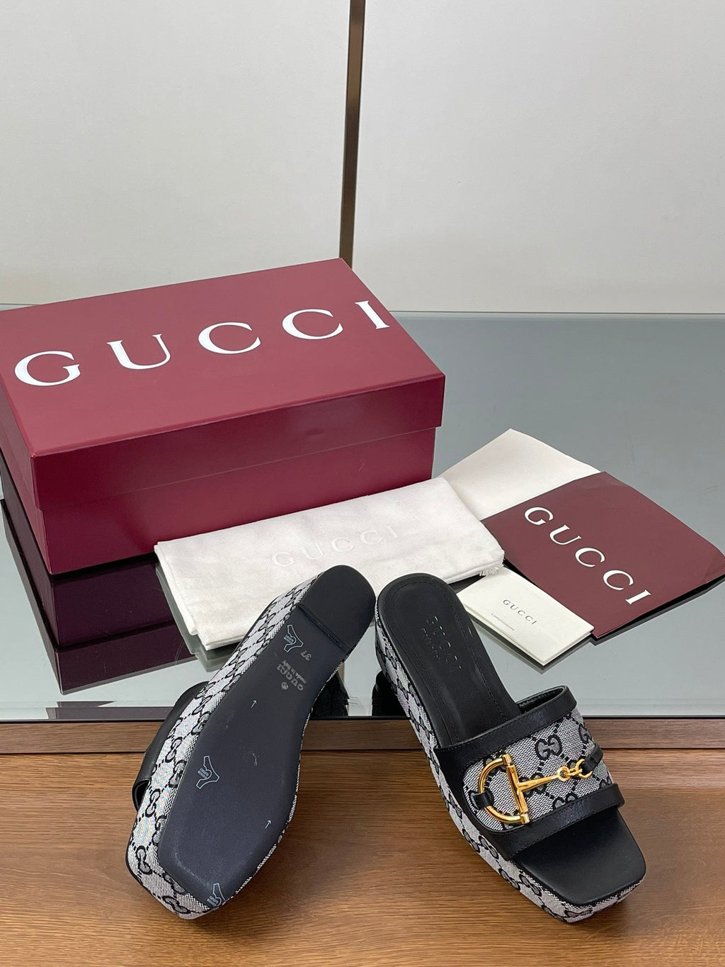 GUCCI HIGH 6.3 CM WEDGE SANDALS IN BLACK CALFSKIN AND FABRIC