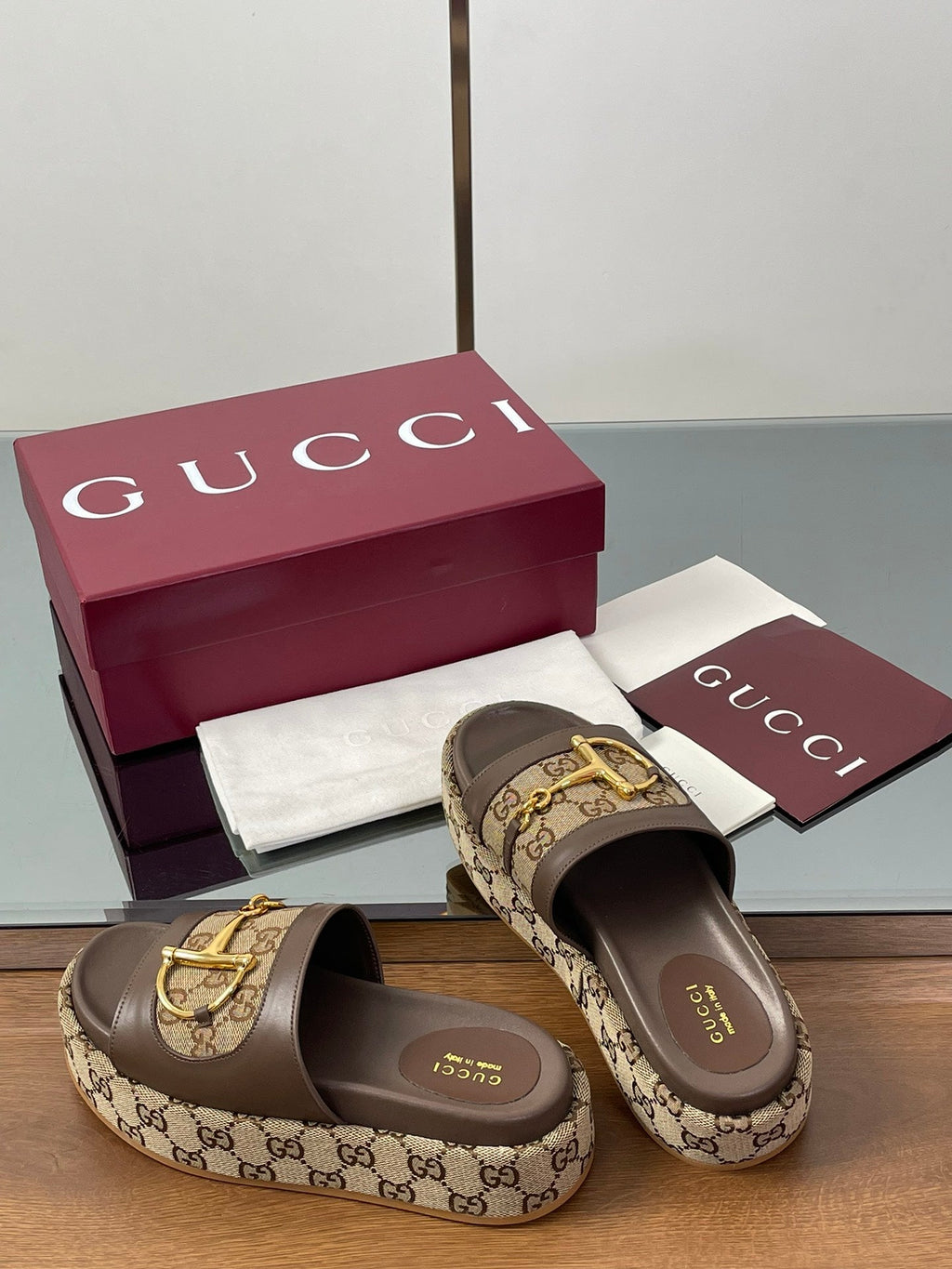 GUCCI HIGH 5.5 CM WEDGE SANDALS IN BROWN MIX BEIGE CALFSKIN AND FABRIC