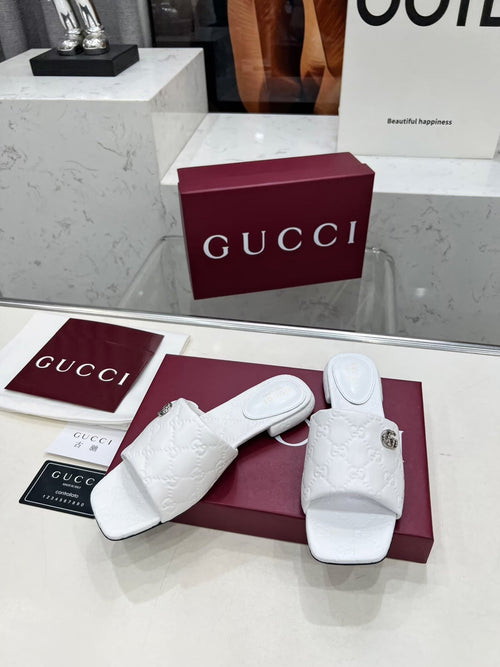 GUCCI CASUAL SLIPPERS IN WHITE CALFSKIN LOGO EMBOSSING